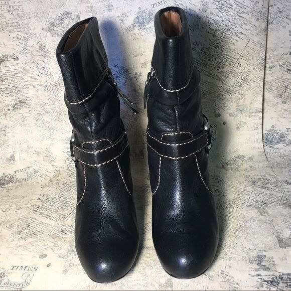 Fossil black leather harness ankle boot - Picture 5 of 15
